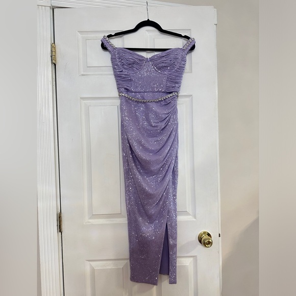 Self-Portrait sequin-embellished off-shoulder midi dress - Picture 8 of 11